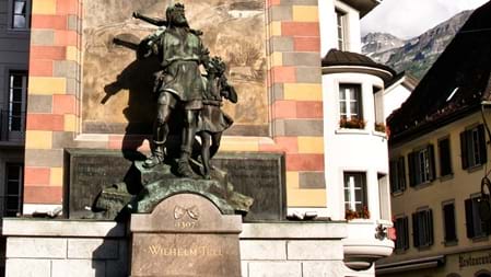 Entdecke Altdorf – Die historische Wiege der Schweiz mit dem legendären Telldenkmal!